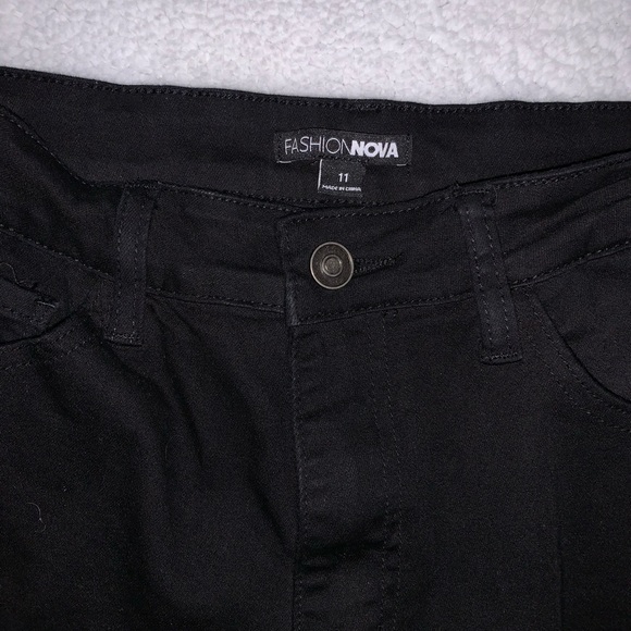 Distressed jeans - Picture 5 of 7